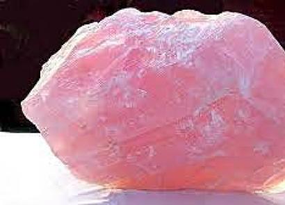 Розовый оттенок прекрасного кварца Розовый кварц - женский камень
